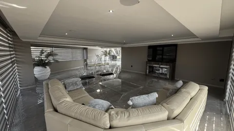 Luxury Home In Blue Valley Estate On Auction: 45 Paisley Avenue, Blue Valley Golf and Country Estate
