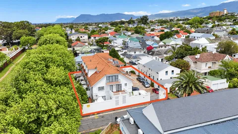 Townhouse Complex on Auction: 140 Rosmead Road, Kenilworth Cape Town