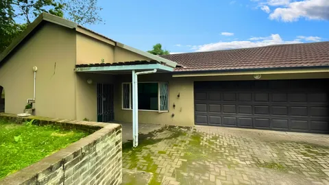 3- Bedroom House with Income- Generating Flatlet on Auction: 38 Grunter Gully, Richards Bay, KZN 