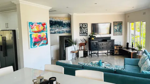 5-Bedroom Home with Coastal Lifestyle Appeal On Auction: 6 Elizabeth Drive, Ballito 