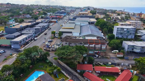 2x Beach Facing Tenanted Apartments on Auction: 255 Marine Drive, Manaba Beach, Margate, Ocean centre