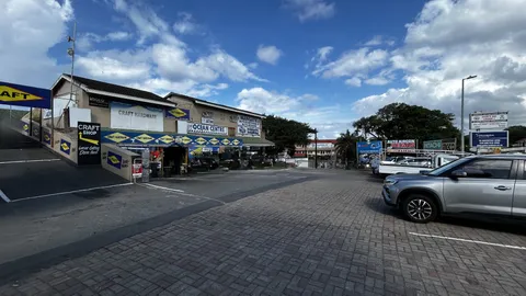 Vacant 2-Bedroom Apartment on Auction: 255 Marine Drive, Manaba Beach, Margate, Ocean centre