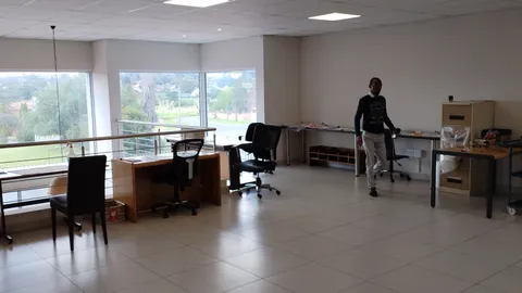 Office to let In Illiondale (6).jpg