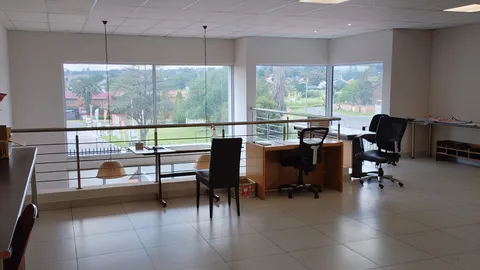 Office to let In Illiondale (7).jpg