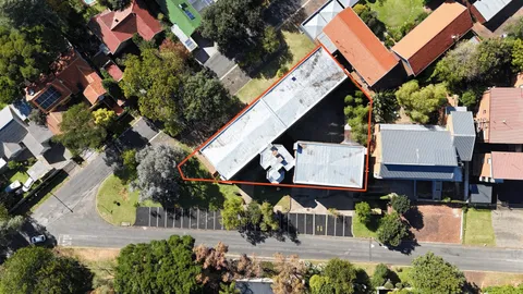 Multi-Storey Office Building with Parking On Auction: 31 Robin Hood Road, Robindale, Randburg