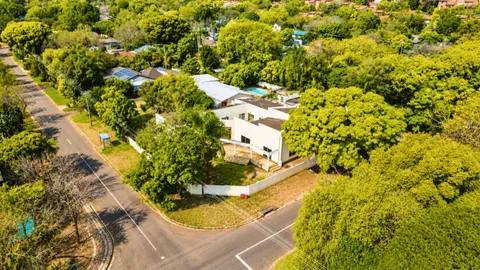 Vacant 6 Bedroom House on Auction: 219 Carinus Street, Meyerspark