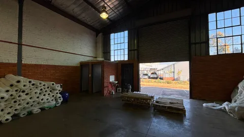 Warehouse to let in Rosslyn (26).jpeg