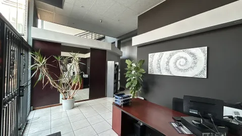 Showroom Close
