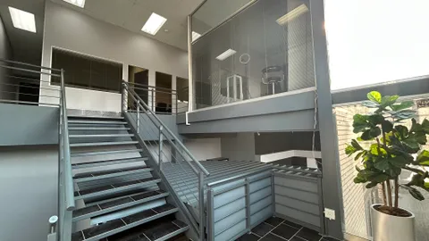 Showroom Close