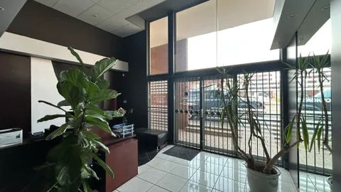 Showroom Close