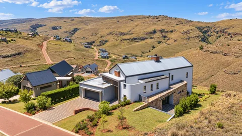 Fully Furnished North-Facing Golf Estate Home On Auction: 1023 Highland Gate Golf and Trout Estate, Emakhazeni NU